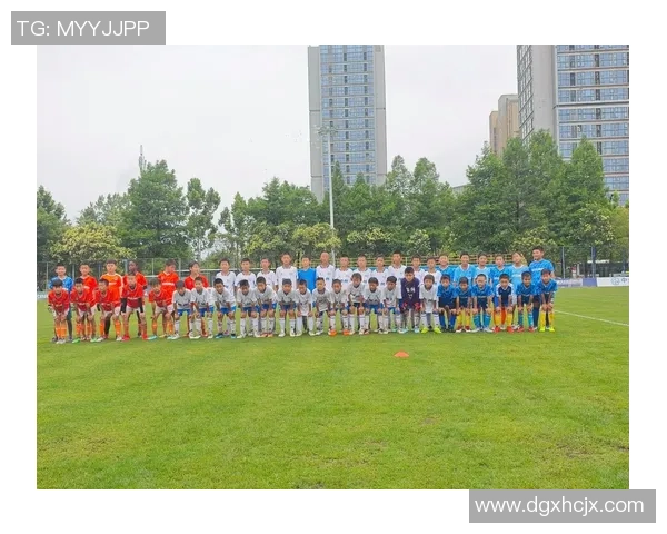 足球君哥带你领略世界足球盛宴的精彩瞬间与幕后故事 足球君哥带你领略世界足球盛宴的精彩瞬间与幕后故事